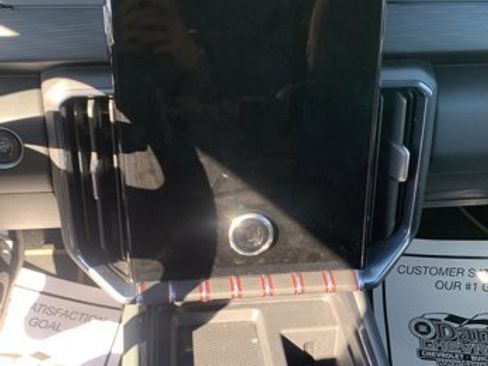 Used 2024 GMC Acadia AT4 image 19