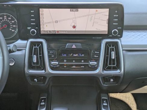 Used 2023 Kia Sorento S w/ Panoramic Sunroof Package image 25