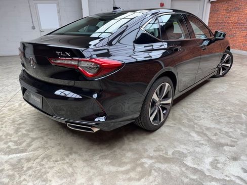 Used 2025 Acura TLX w/ Technology Package image 5
