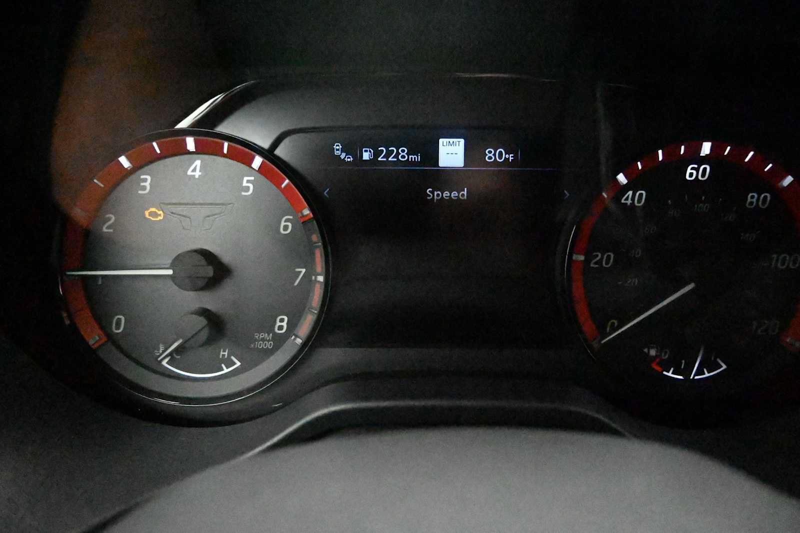 Used 2024 Nissan Titan PRO-4X w/ Pro-4x Convenience Package AWD/4WD image 8