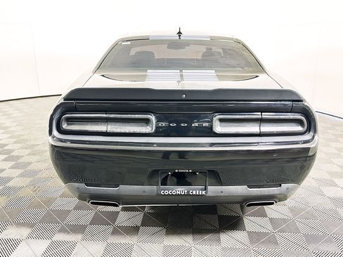 Used 2018 Dodge Challenger SXT Plus RWD image 4