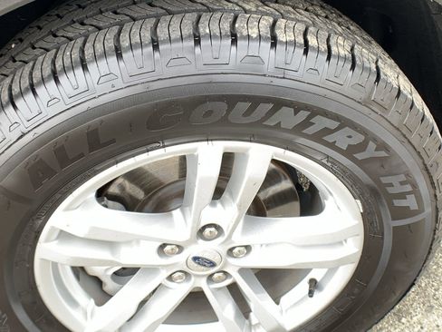 Used 2020 Ford Explorer XLT w/ Class III Trailer Tow Package image 13