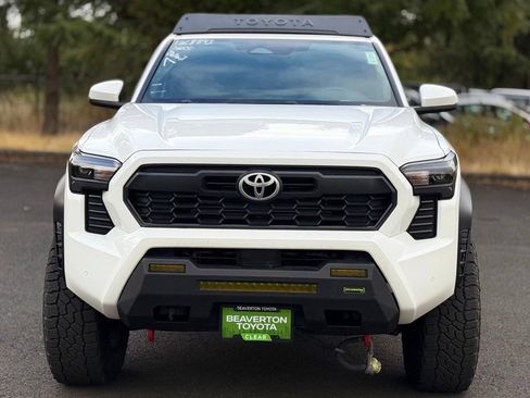 Used 2024 Toyota Tacoma TRD Off-Road w/ TRD Off Road Upgrade Package AWD/4WD image 8