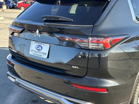 New 2025 Mitsubishi Outlander SEL image 10