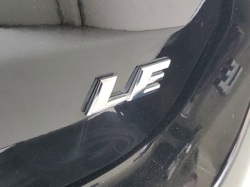 Used 2019 Toyota Highlander Plus FWD image 10