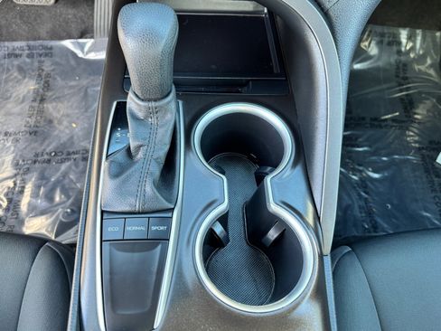 Certified 2022 Toyota Camry LE image 28