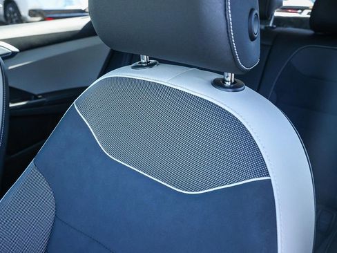 New 2025 Volkswagen Taos SE image 41