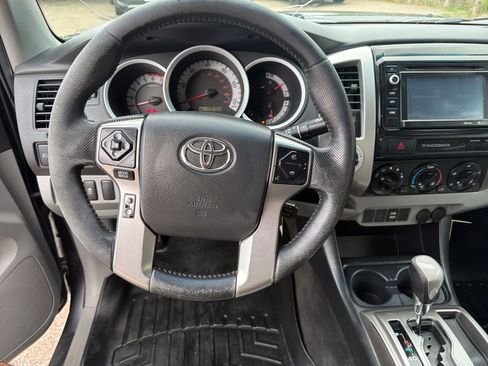 Used 2015 Toyota Tacoma 4x4 Double Cab w/ SR5 Package image 14