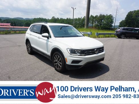Used 2018 Volkswagen Tiguan SE w/ Panoramic Sunroof Package FWD image 1