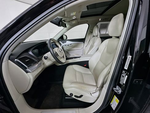Used 2018 Volvo XC90 T6 Momentum w/ Convenience Package image 13