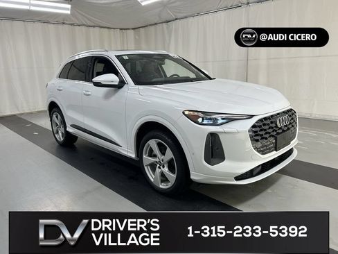 Used 2025 Audi Q5 Premium Plus w/ Premium Plus AWD/4WD image 1