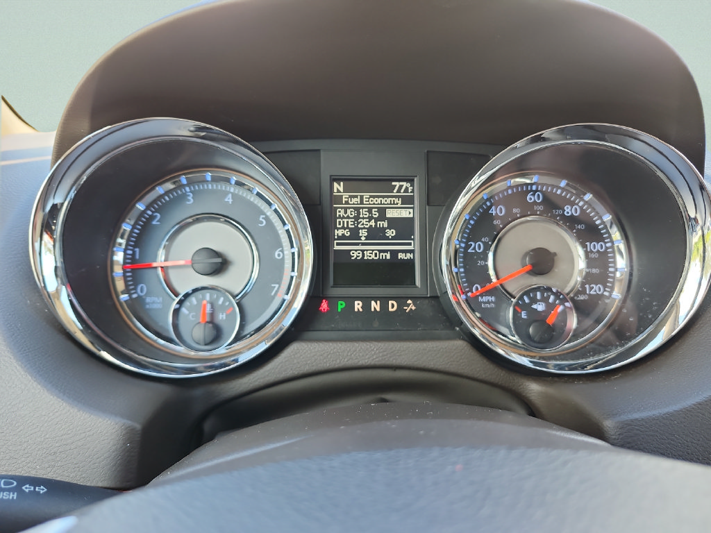 Used 2015 Chrysler Town & Country Touring-L w/ Driver Convenience Group FWD image 30