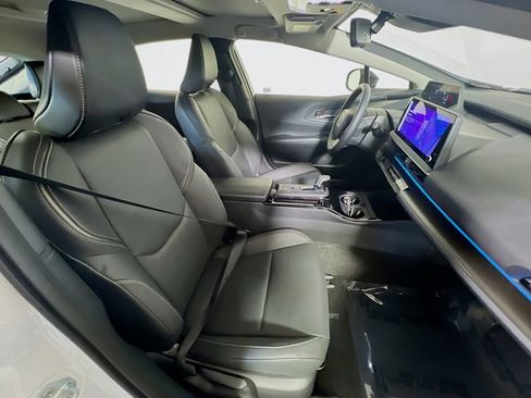 Used 2025 Toyota Prius AWD image 23