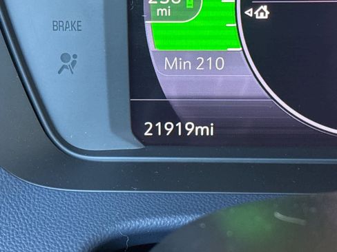 Used 2022 Chevrolet Bolt EUV Premier w/ Sun & Sound Package FWD image 27