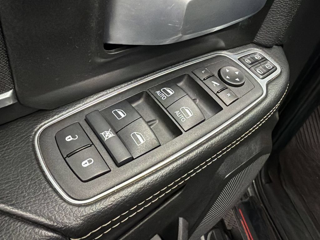 Used 2024 RAM 3500 Big Horn w/ Night Edition AWD/4WD image 13