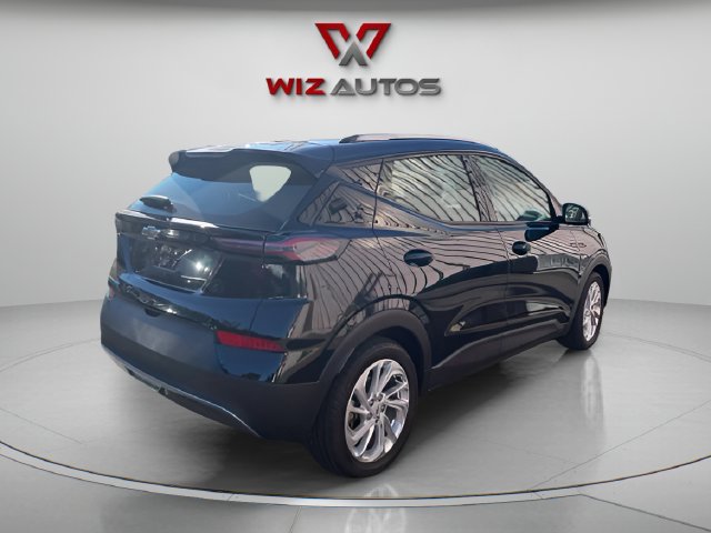 Used 2022 Chevrolet Bolt EUV LT w/ Comfort Package FWD image 5