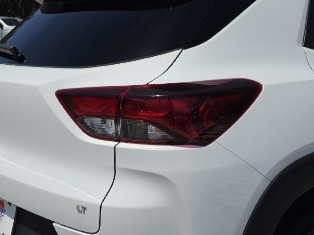 Used 2023 Chevrolet TrailBlazer LT w/ Convenience Package FWD image 11