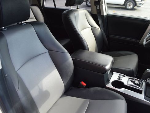 Used 2019 Toyota 4Runner SR5 Premium image 14