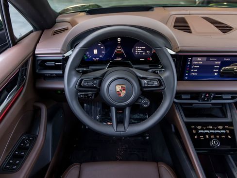 Certified 2026 Porsche Macan Electric RWD image 38