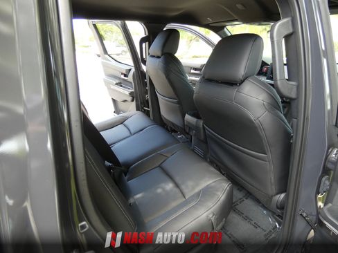 Used 2025 Toyota Tacoma TRD Sport AWD/4WD image 34