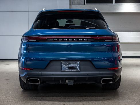 Certified 2025 Porsche Cayenne AWD/4WD image 7