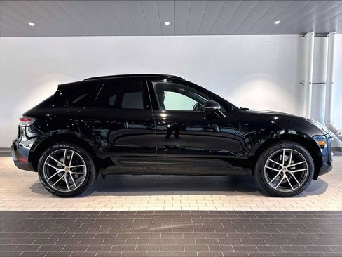 Used 2026 Porsche Macan AWD/4WD image 11
