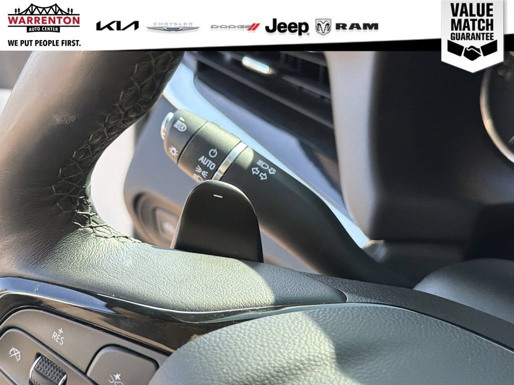 Used 2023 Buick Enclave Avenir w/ Avenir Technology Package AWD/4WD image 21
