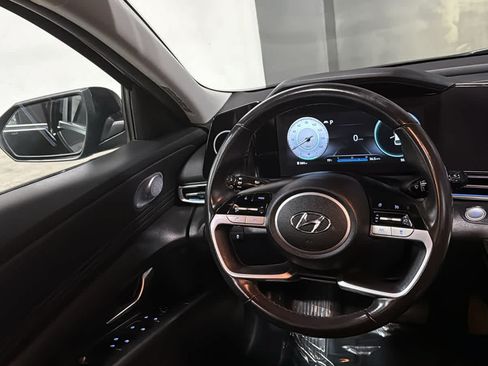 Used 2022 Hyundai Elantra Limited FWD image 22