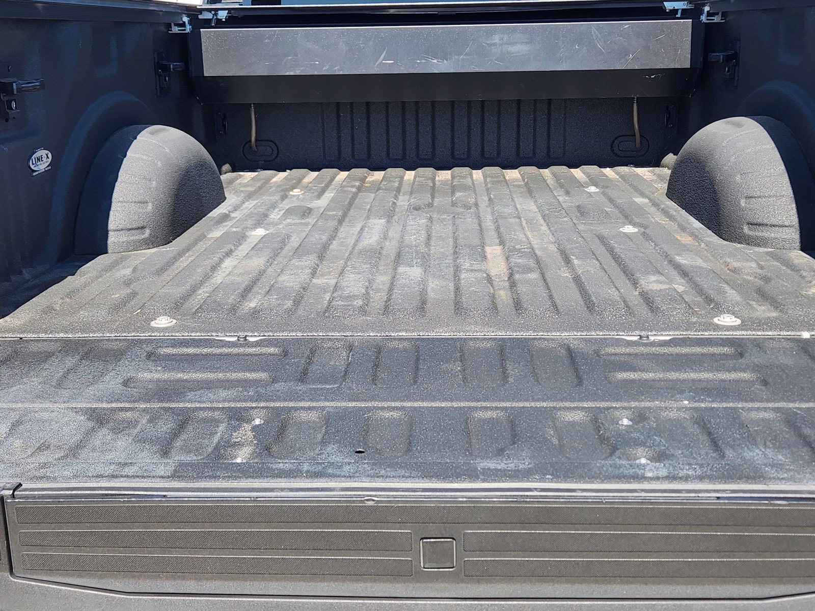 Used 2022 Ford F250 Platinum w/ FX4 Off-Road Package AWD/4WD image 26