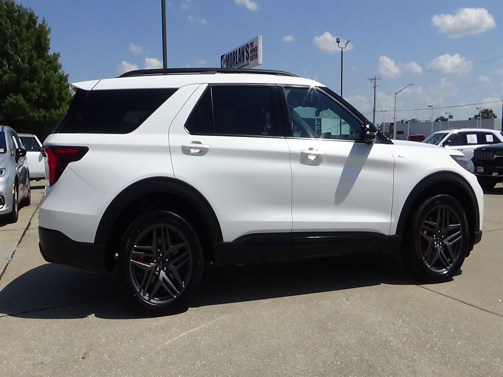 Used 2025 Ford Explorer ST-Line w/ ST-Line Street Pack AWD/4WD image 5