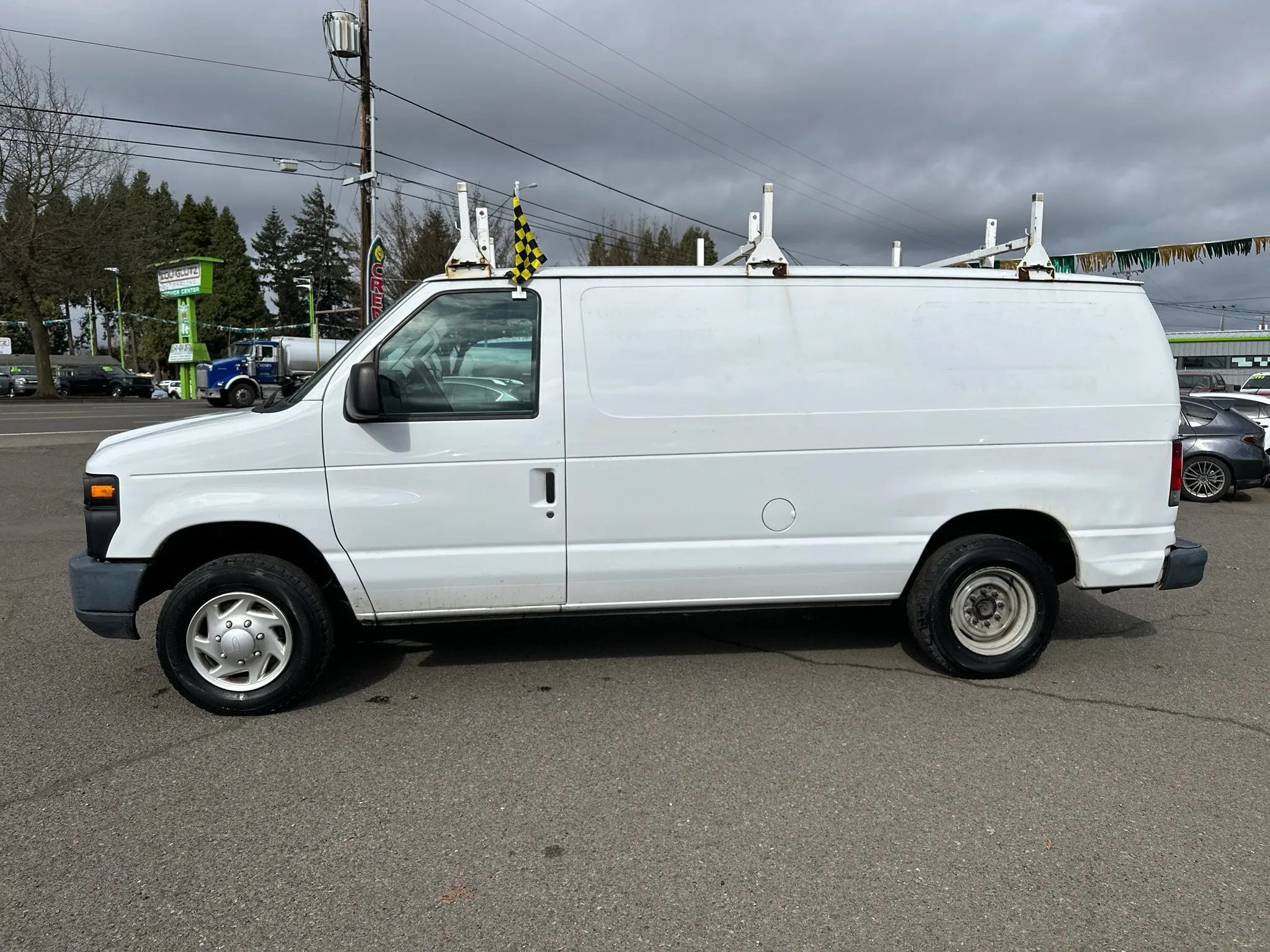 Used 2011 Ford E-150 and Econoline 150 w/ Commercial Cargo Van Pkg RWD image 6