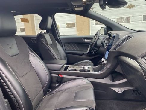 Used 2022 Ford Edge ST w/ Equipment Group 401A image 9