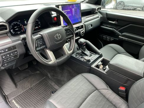 Used 2025 Toyota Tacoma TRD Off-Road w/ TRD Off Road Premium Package AWD/4WD image 10
