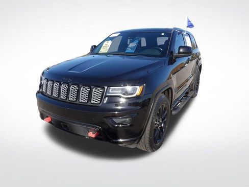 Used 2022 Jeep Grand Cherokee Laredo X image 3