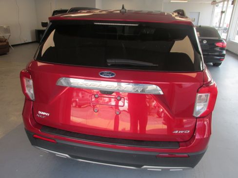 Certified 2022 Ford Explorer XLT w/ Equipment Group 202A image 6