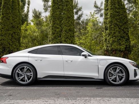 Used 2022 Audi e-tron GT Premium Plus AWD/4WD image 11