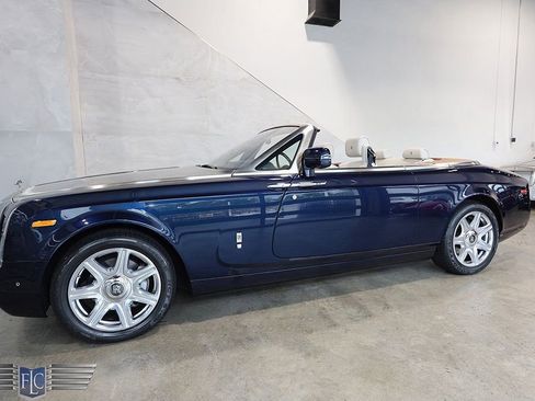 Used 2013 Rolls-Royce Phantom Drophead Coupe image 48