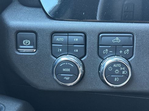 Used 2025 GMC Sierra 1500 Elevation AWD/4WD image 30