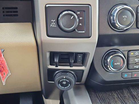 Used 2021 Ford F250 Lariat w/ Chrome Package AWD/4WD image 18