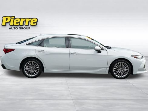 Used 2022 Toyota Avalon Limited w/ Advanced Safety Package FWD image 3