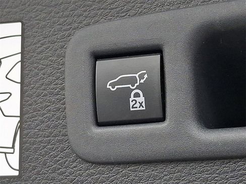 Certified 2024 Toyota Sienna XLE image 30