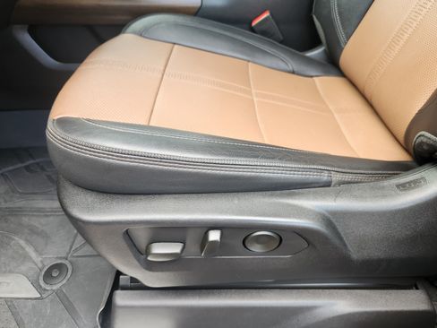 Used 2024 Chevrolet Silverado 2500 High Country w/ High Country Premium Package AWD/4WD image 8