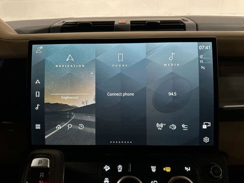 New 2026 Land Rover Defender 110 X-Dynamic SE image 14