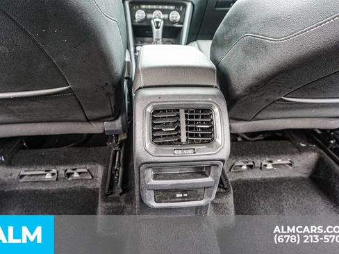 Used 2024 Volkswagen Taos SE FWD image 31
