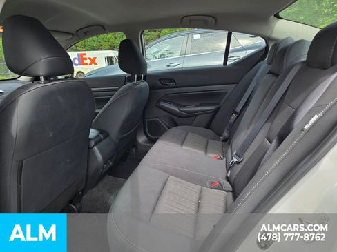 Used 2025 Nissan Altima 2.5 SV FWD image 18