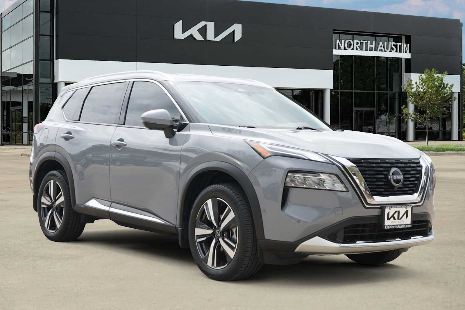 Used 2023 Nissan Rogue Platinum w/ Platinum Premium Package FWD image 6