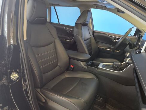 Used 2022 Toyota RAV4 XLE Premium AWD/4WD image 23