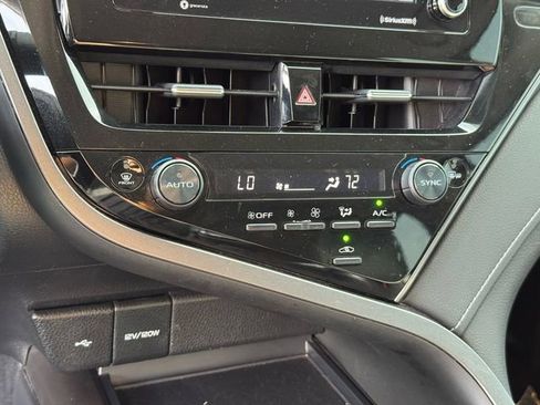 Used 2022 Toyota Camry SE image 22