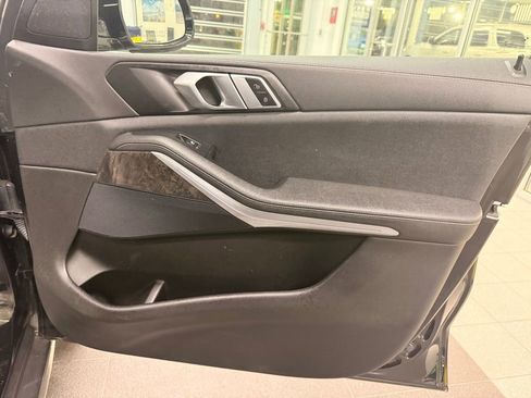 Used 2022 BMW X5 xDrive40i w/ Climate Comfort Package image 46
