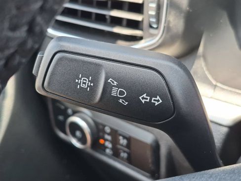 Used 2024 Ford Explorer XLT w/ Equipment Group 202A AWD/4WD image 28